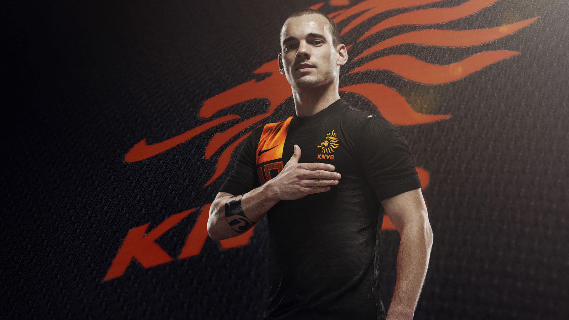 埃弗顿边中结合创造破门良机