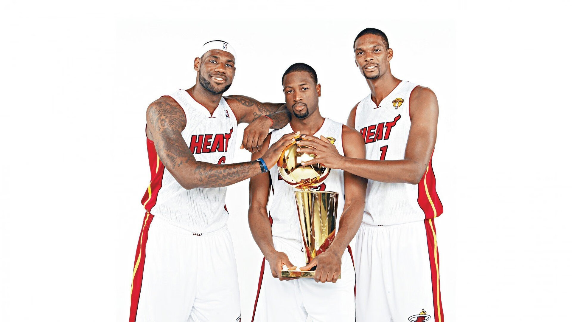 球员达成里程碑得分，俱乐部为其举办庆祝活动，球队lee